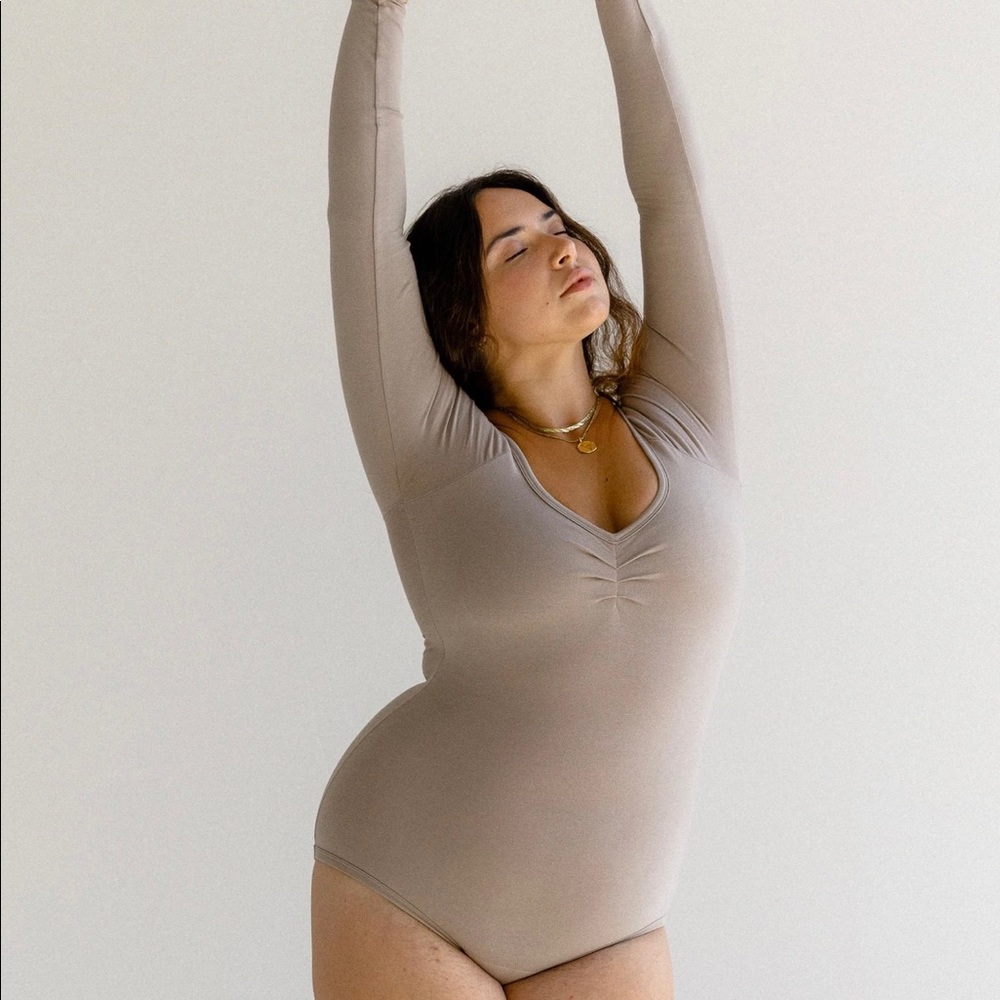 Arq Bodysuit in Taupe 2X